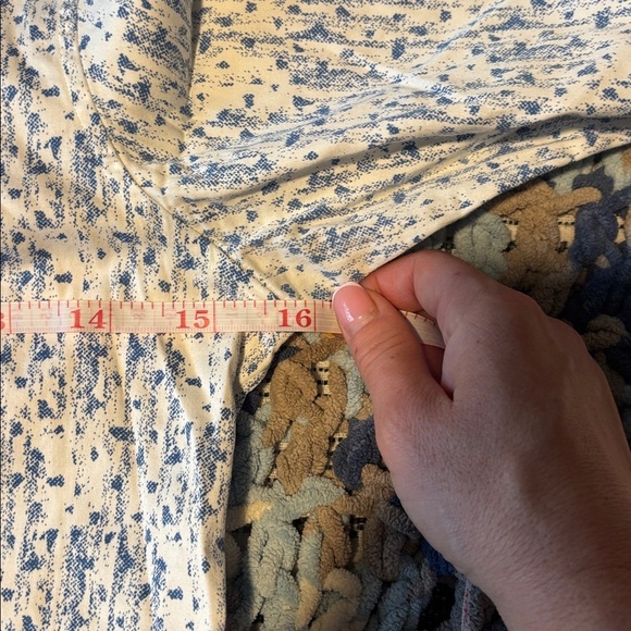 Robert Graham Abstract Blue and White Shirt - Picture 6 of 7